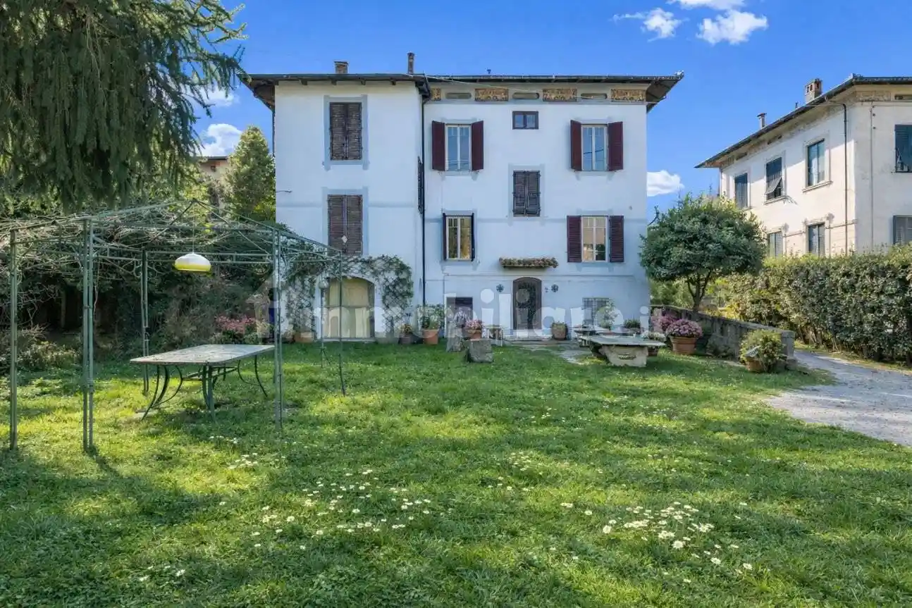 Villa in vendita a Lucca