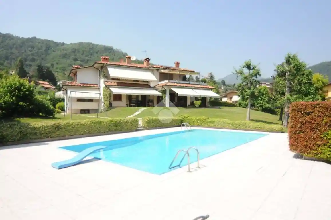 Villa in vendita a Villongo