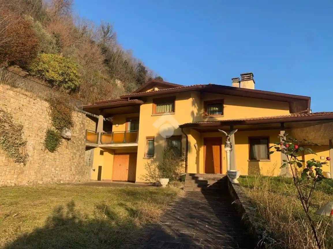 Villa in vendita a Villongo