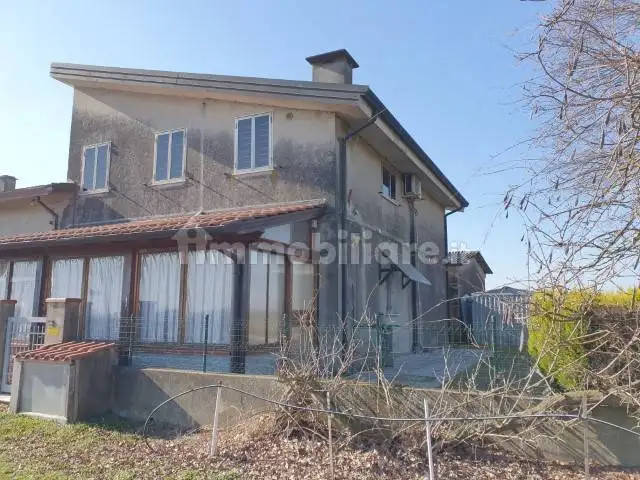 Casa indipendente in vendita a Bagnolo di Po