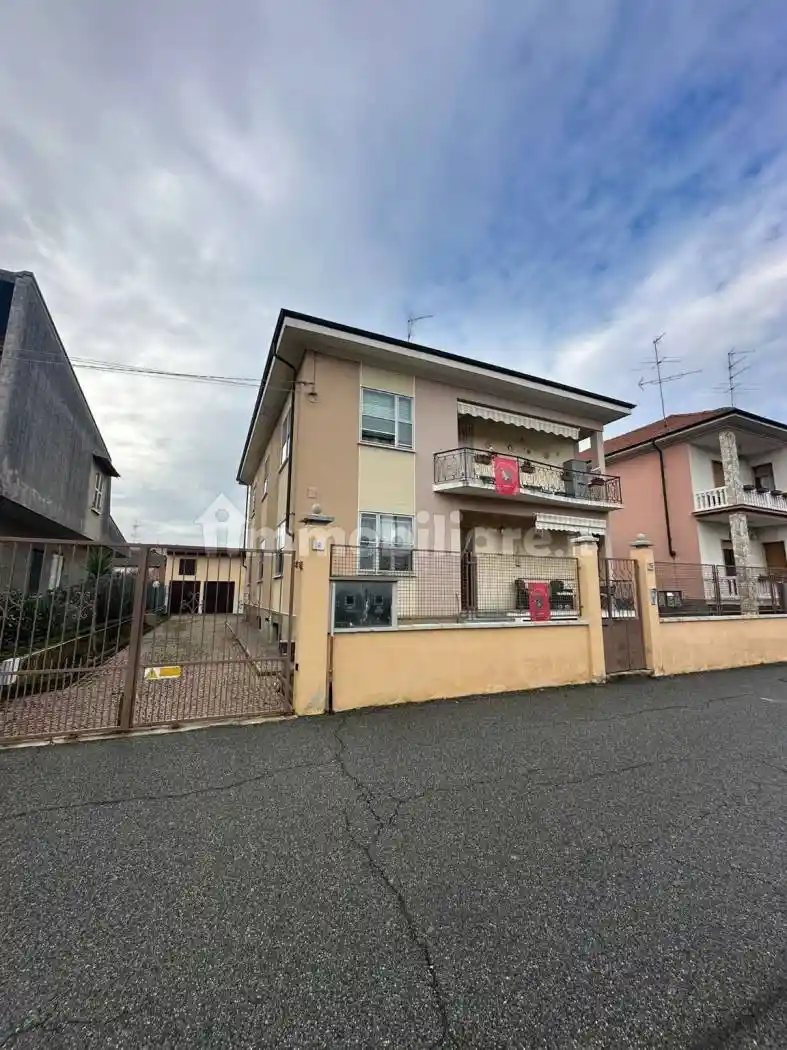 Villa in vendita a Santhià