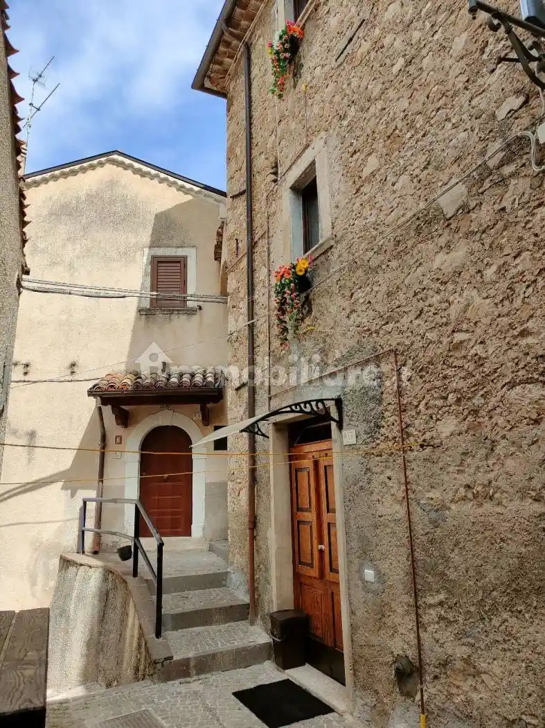 Quadrilocale via Francesco Gatta 5, Villalago - foto 2