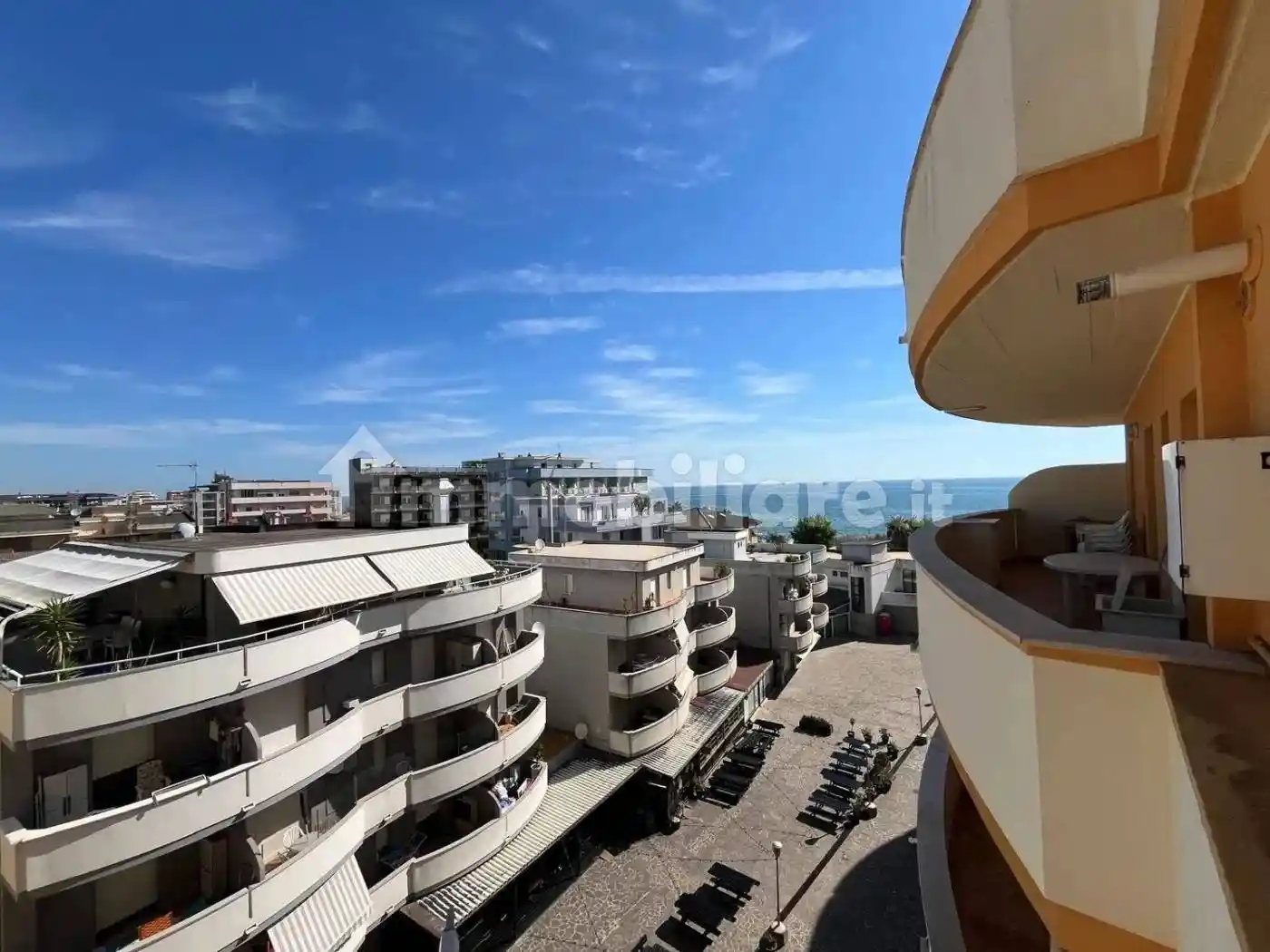 Quadrilocale viale Guglielmo Marconi, 132, Lungomare Marconi, Alba Adriatica - foto 2