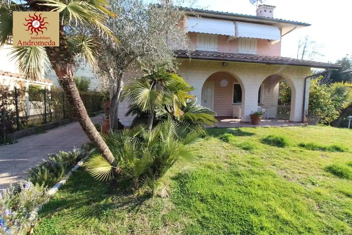 Villa in vendita a Forte dei Marmi