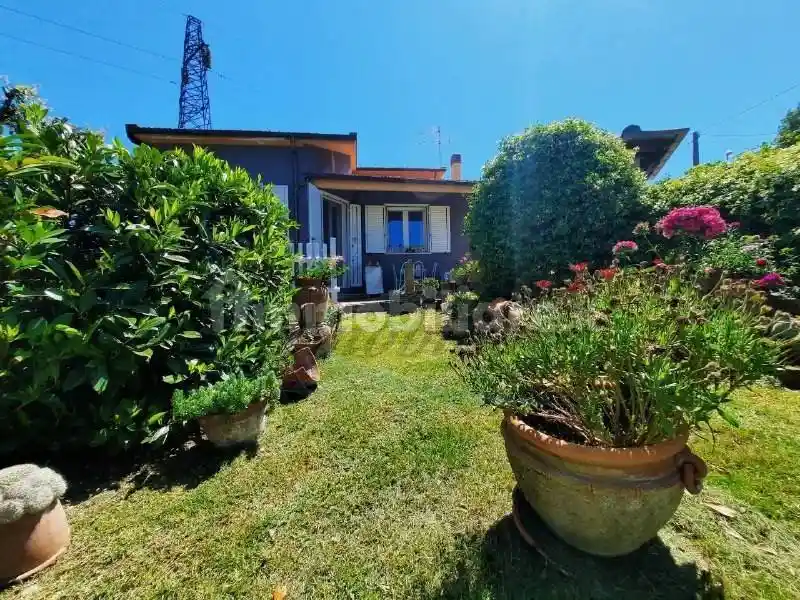 Villa in vendita a Castellina Marittima