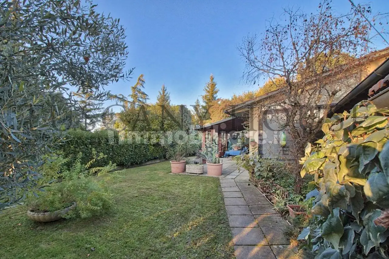 Casa indipendente in vendita a Arezzo