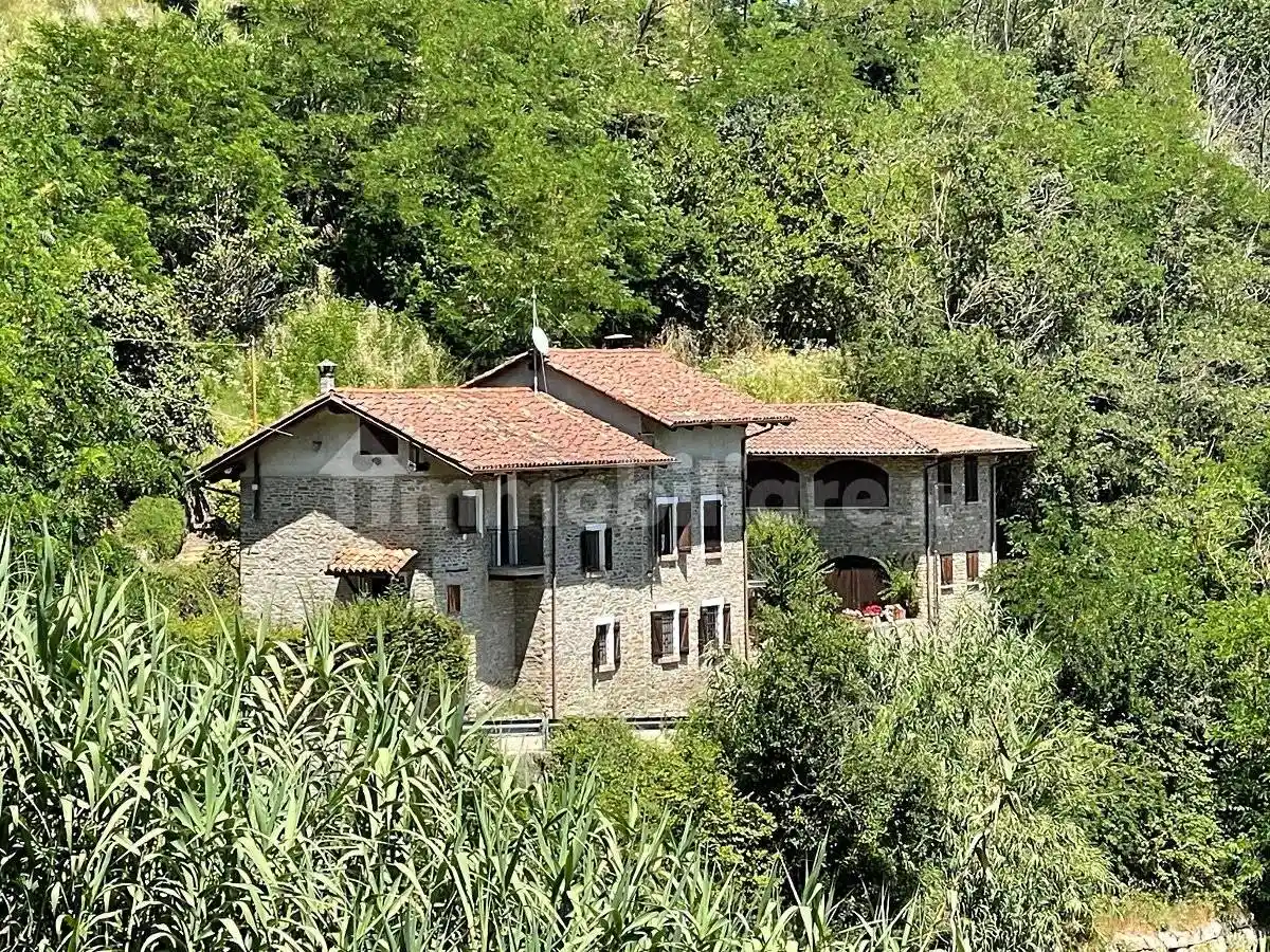 Rustico - Casale in vendita a Santo Stefano Belbo