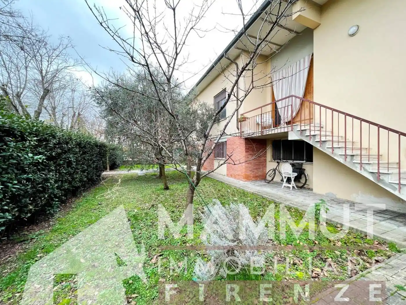 Villa in vendita a Capraia e Limite