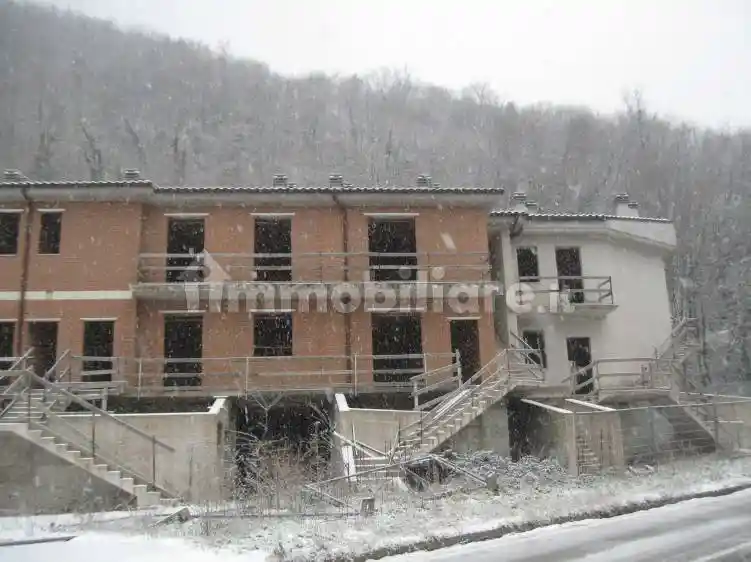 Palazzo - Stabile in vendita a Cagli