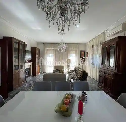 Villa in vendita a Cadeo