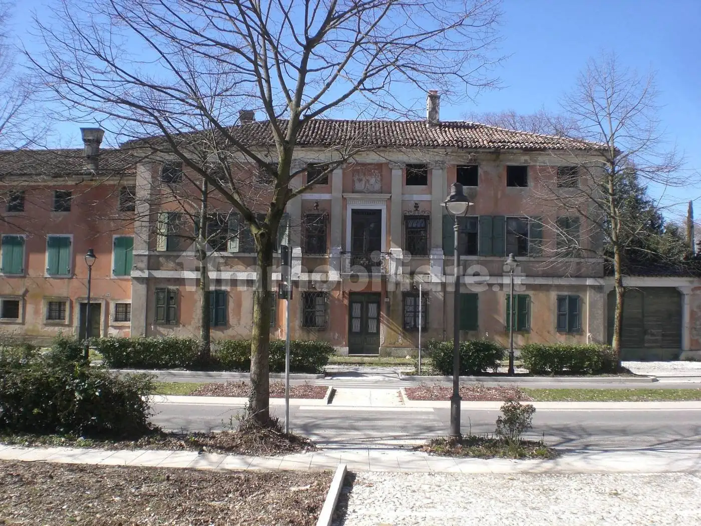 Palazzo - Edificio in vendita a Aiello del Friuli