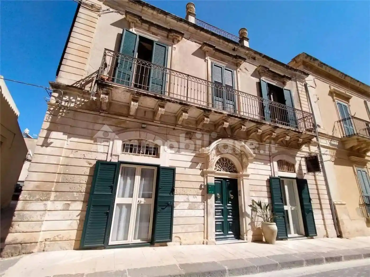 Palazzo - Edificio in vendita a Noto