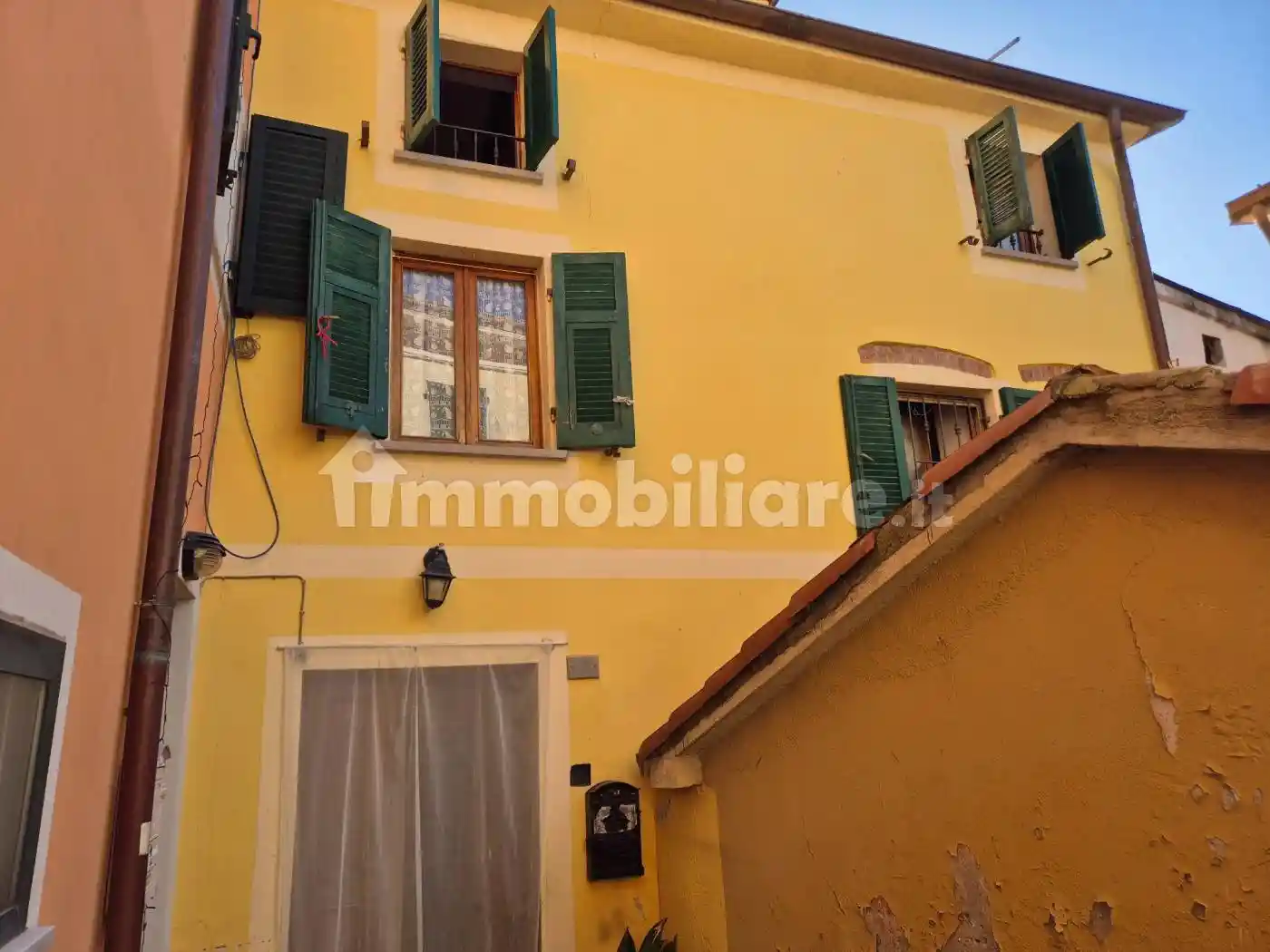 Casa indipendente in vendita a Luni