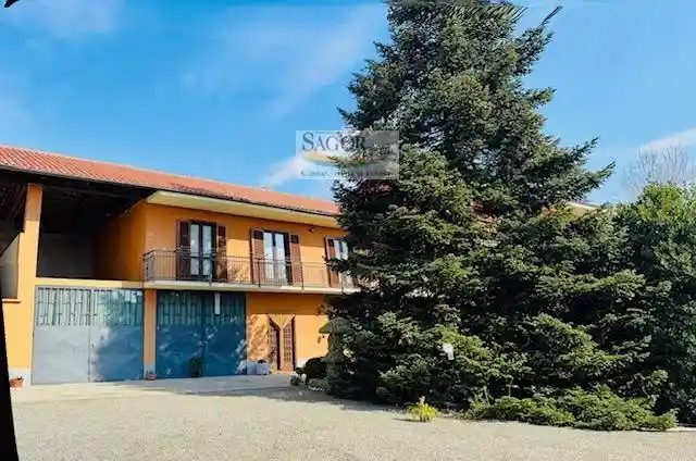 Rustico - Casale in vendita a Pinerolo