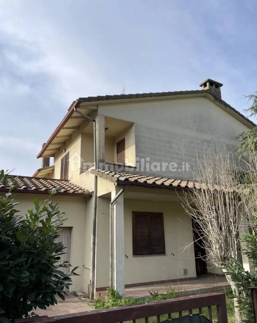 Villa in vendita a Arezzo