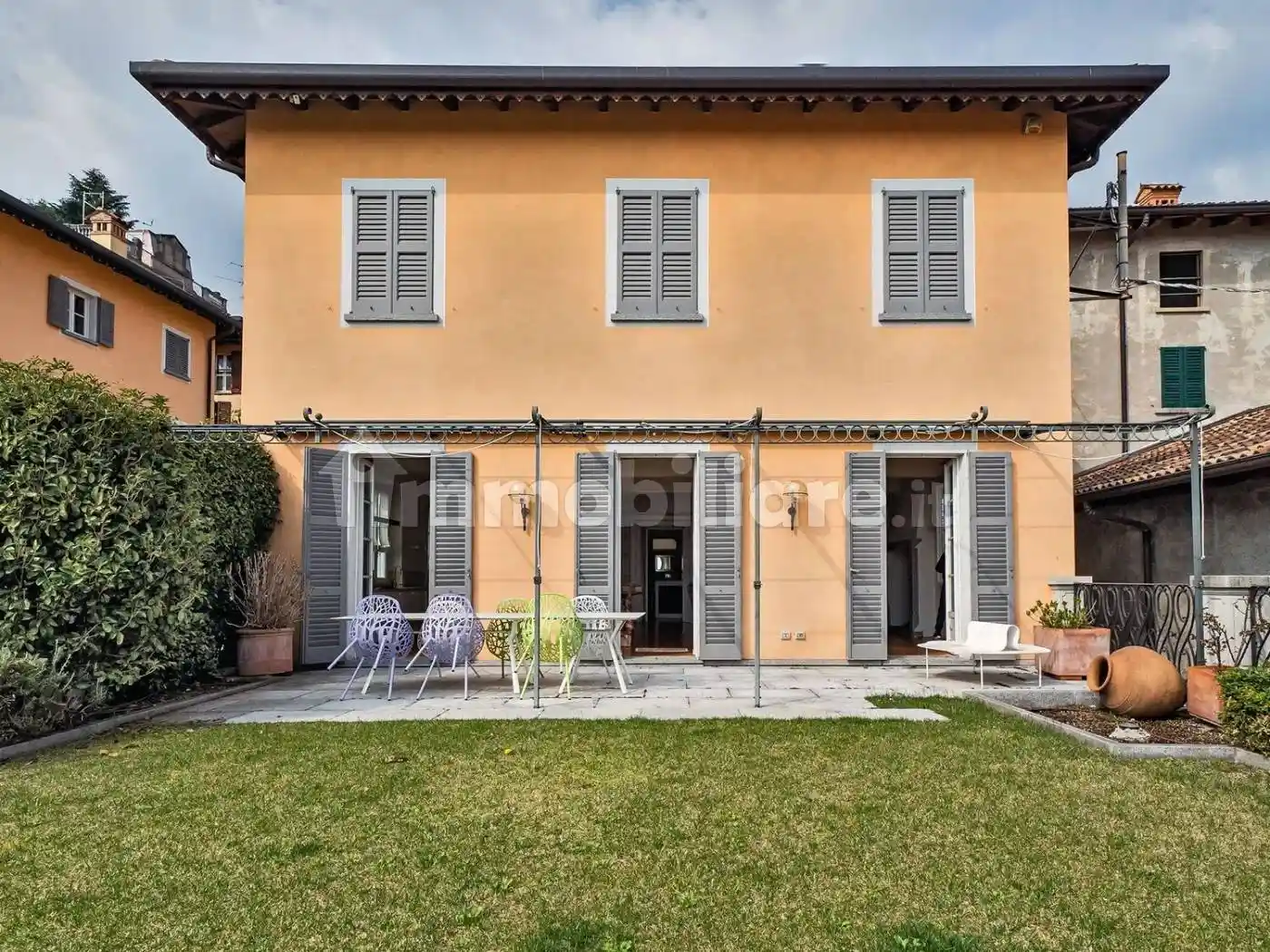 Villa in vendita a Como