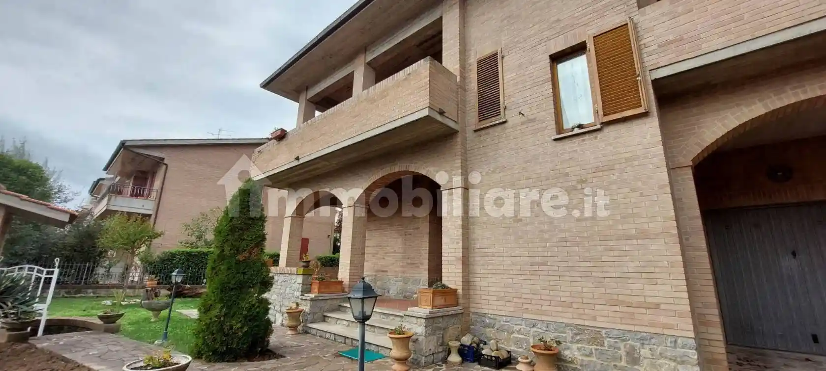 Villa in vendita a Asciano