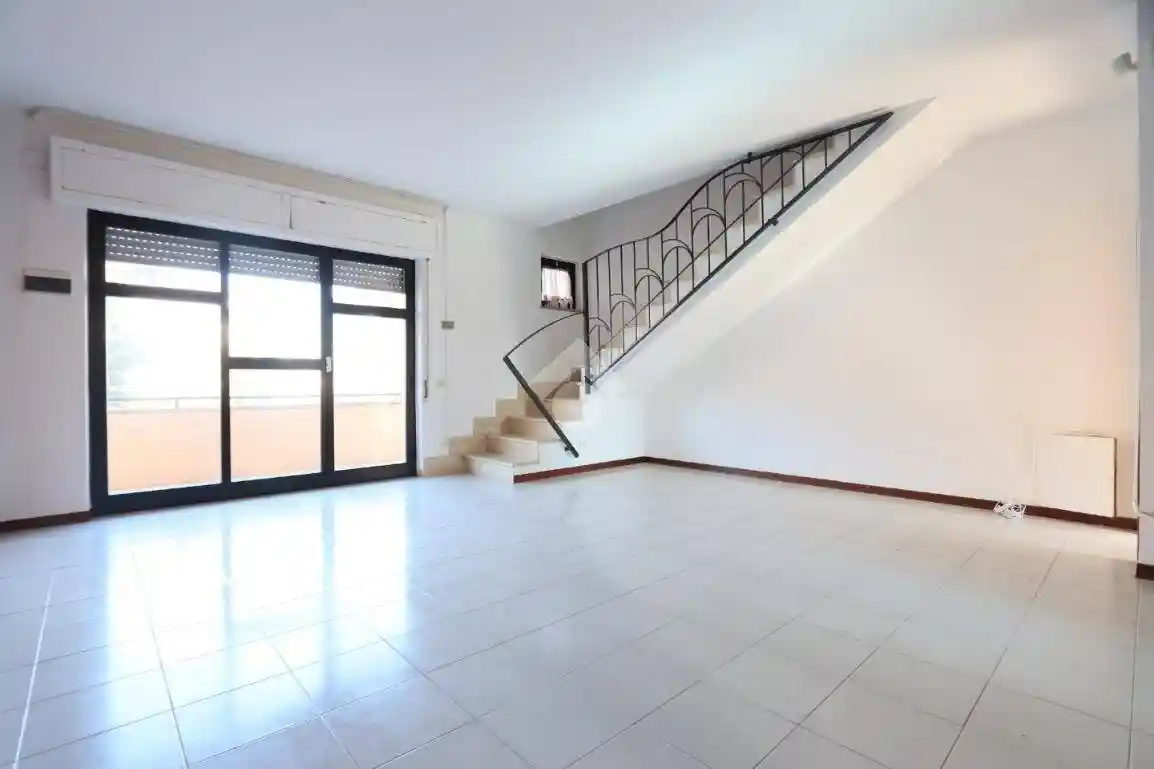 Appartamento via Gorizia 51, Centro, Alba Adriatica - foto 2