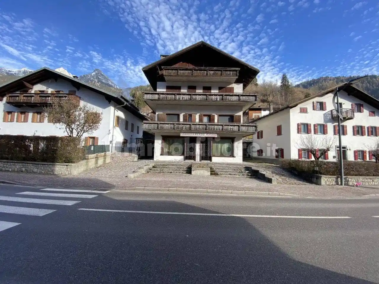 Palazzo - Edificio in vendita a Auronzo di Cadore