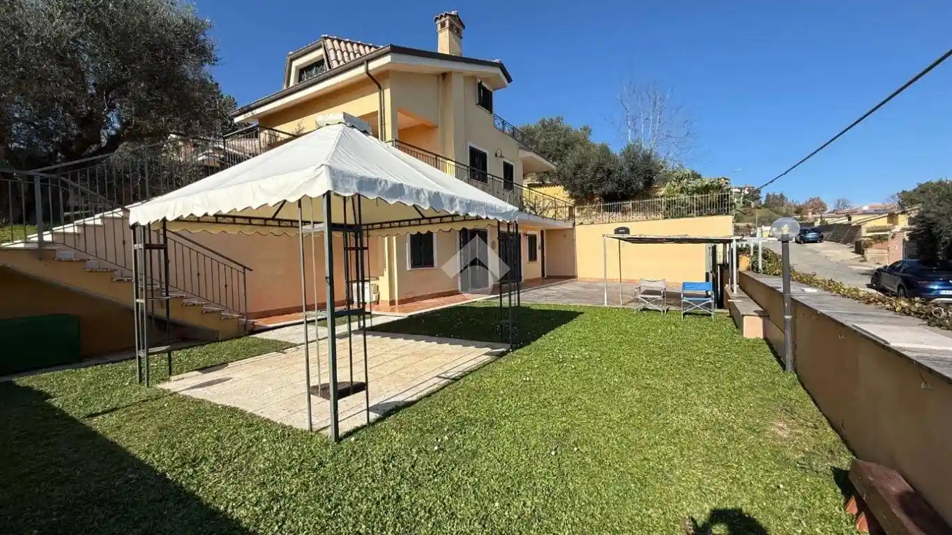 Villa in vendita a Capena