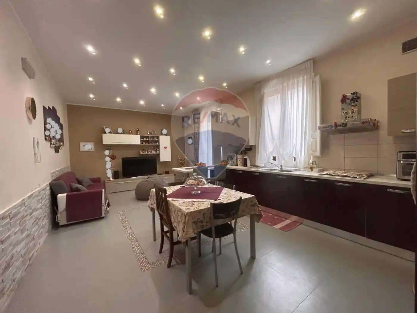 Casa indipendente in vendita a Aci Catena