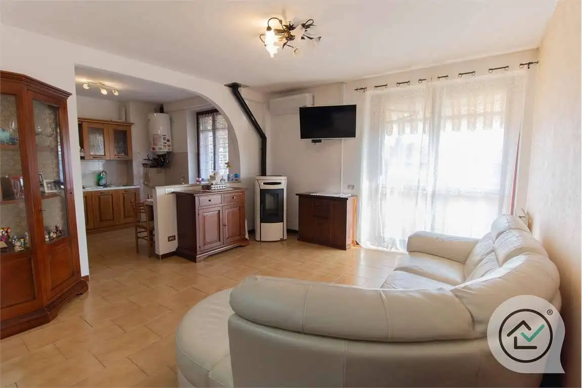 Appartamento in vendita a Monvalle