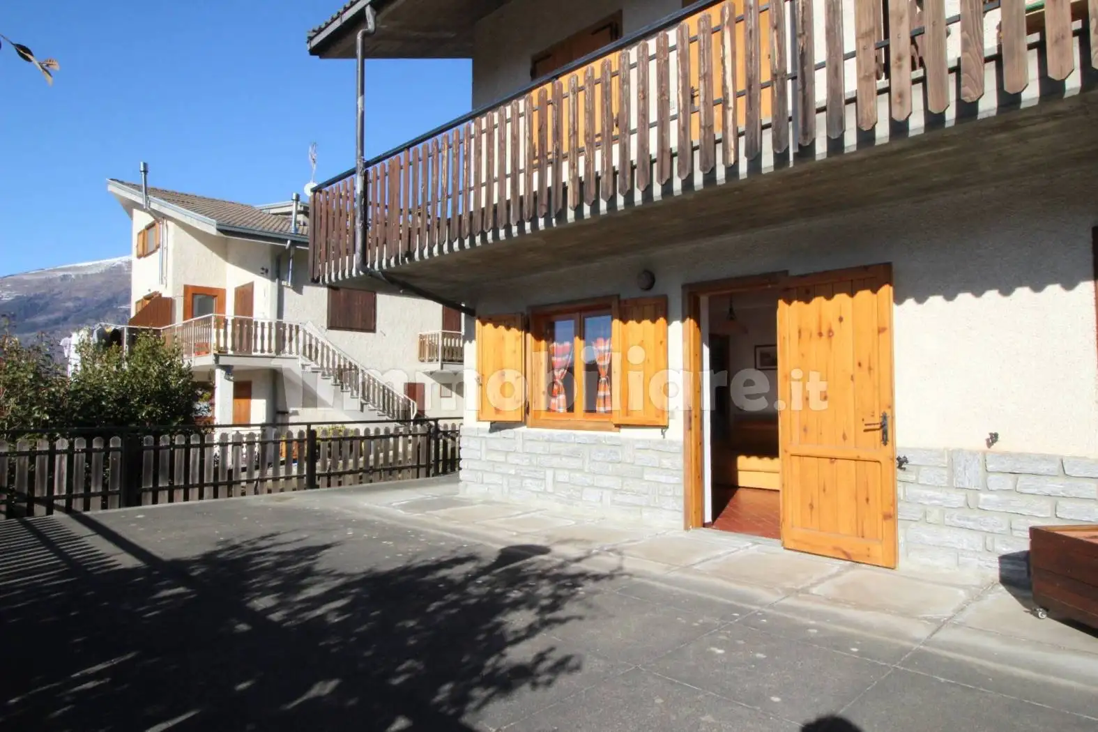 Bilocale frazione Emarèse 68, Centro, Emarèse - foto 2