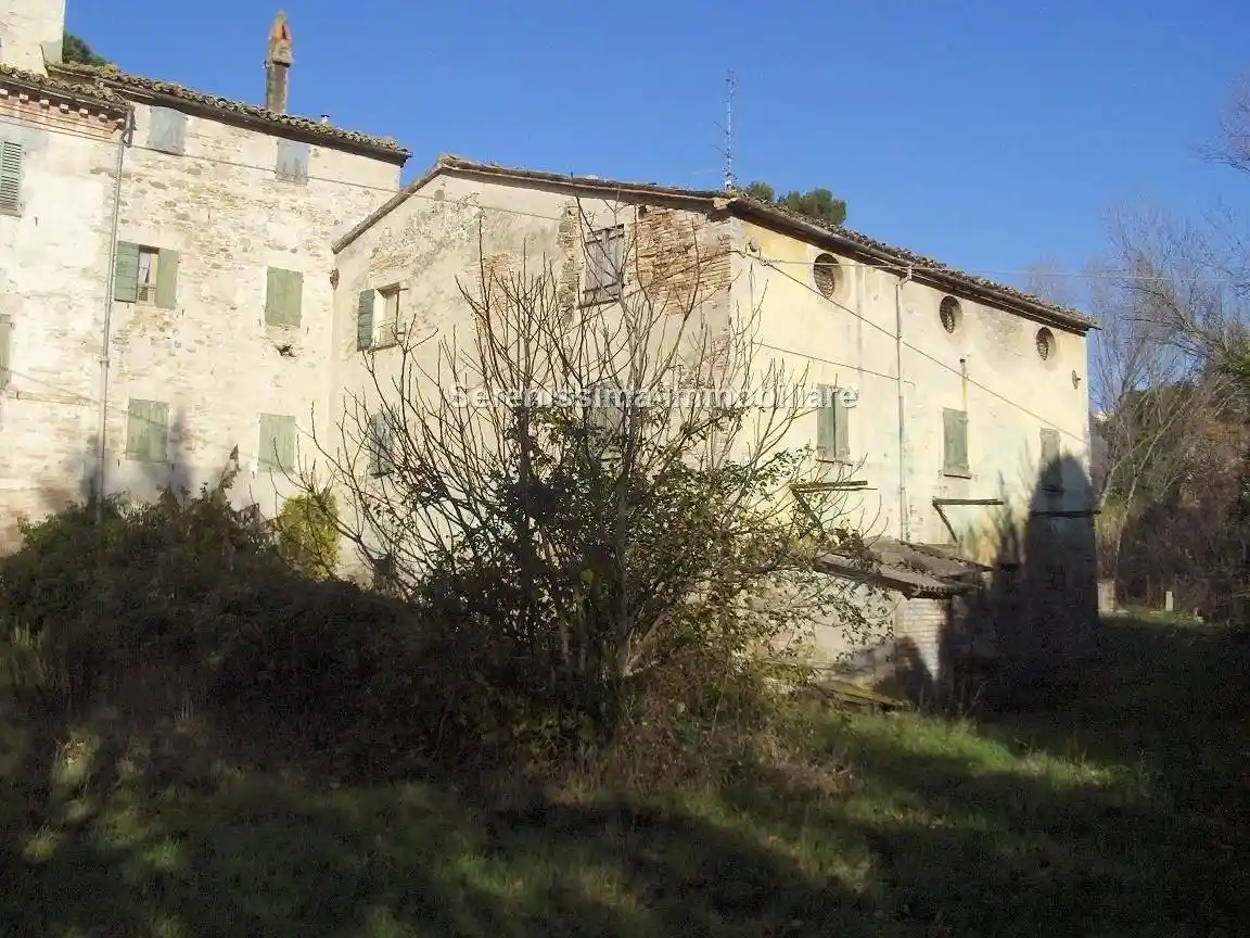 Palazzo - Edificio in vendita a Tavullia