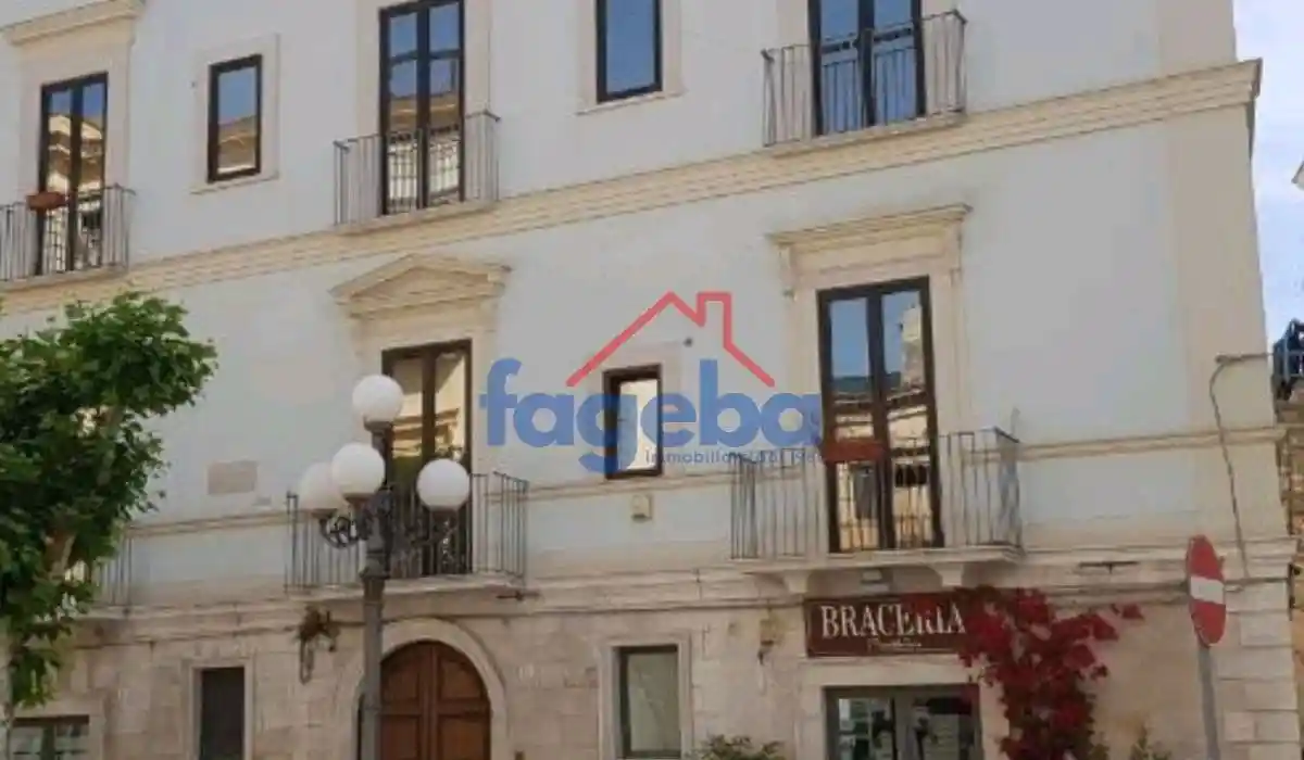 Palazzo - Edificio in vendita a Trani