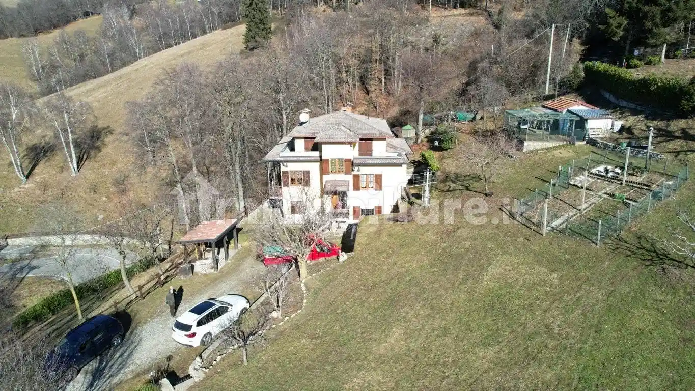 Villa in vendita a Grone