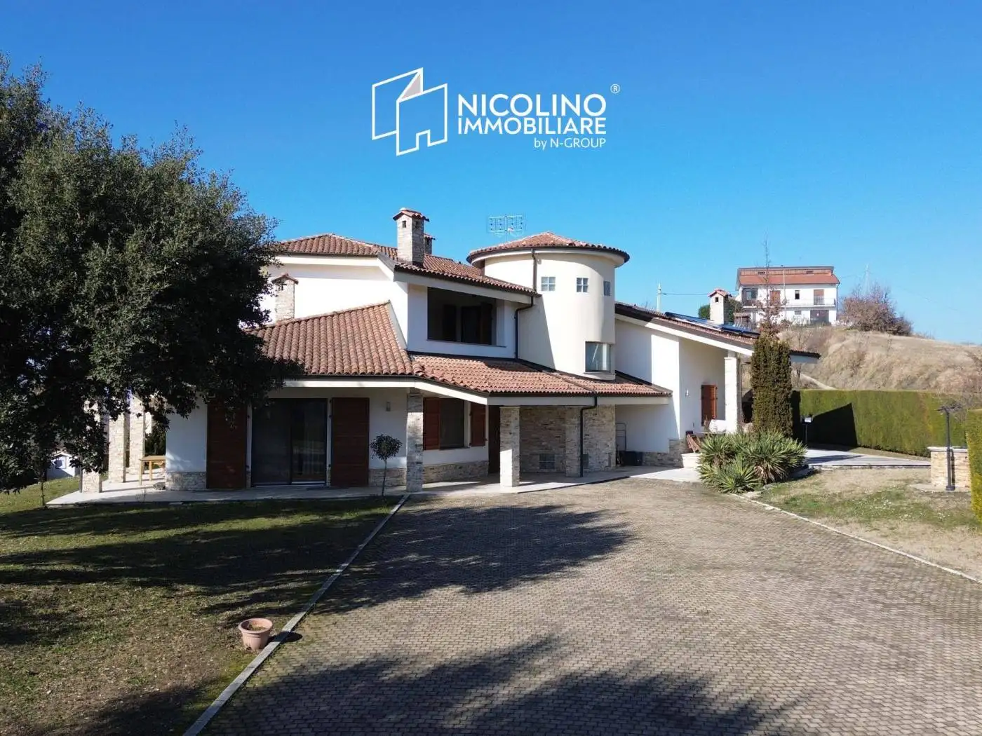 Villa in vendita a Belvedere Langhe