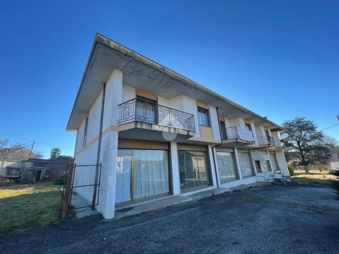 Casa indipendente in vendita a Boca