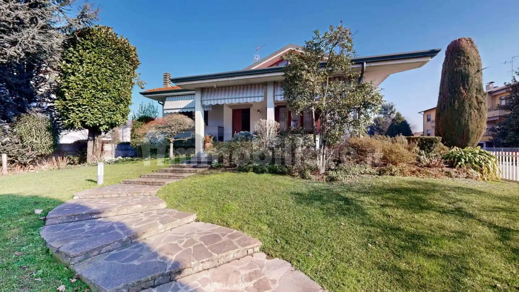 Villa in vendita a Bellinzago Lombardo