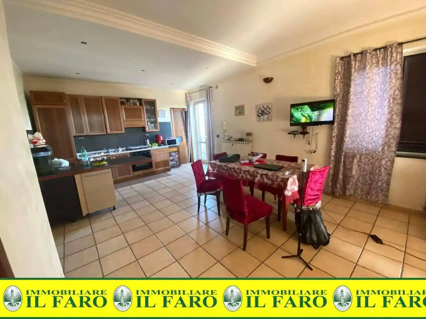 Palazzo - Edificio in vendita a Giugliano in Campania