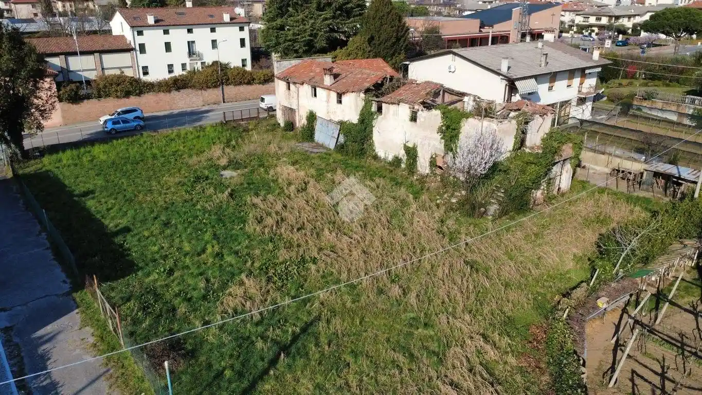 Rustico - Casale in vendita a Bassano del Grappa