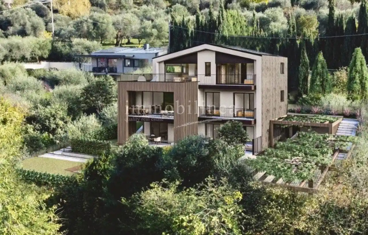 Appartamento in vendita a Torri del Benaco