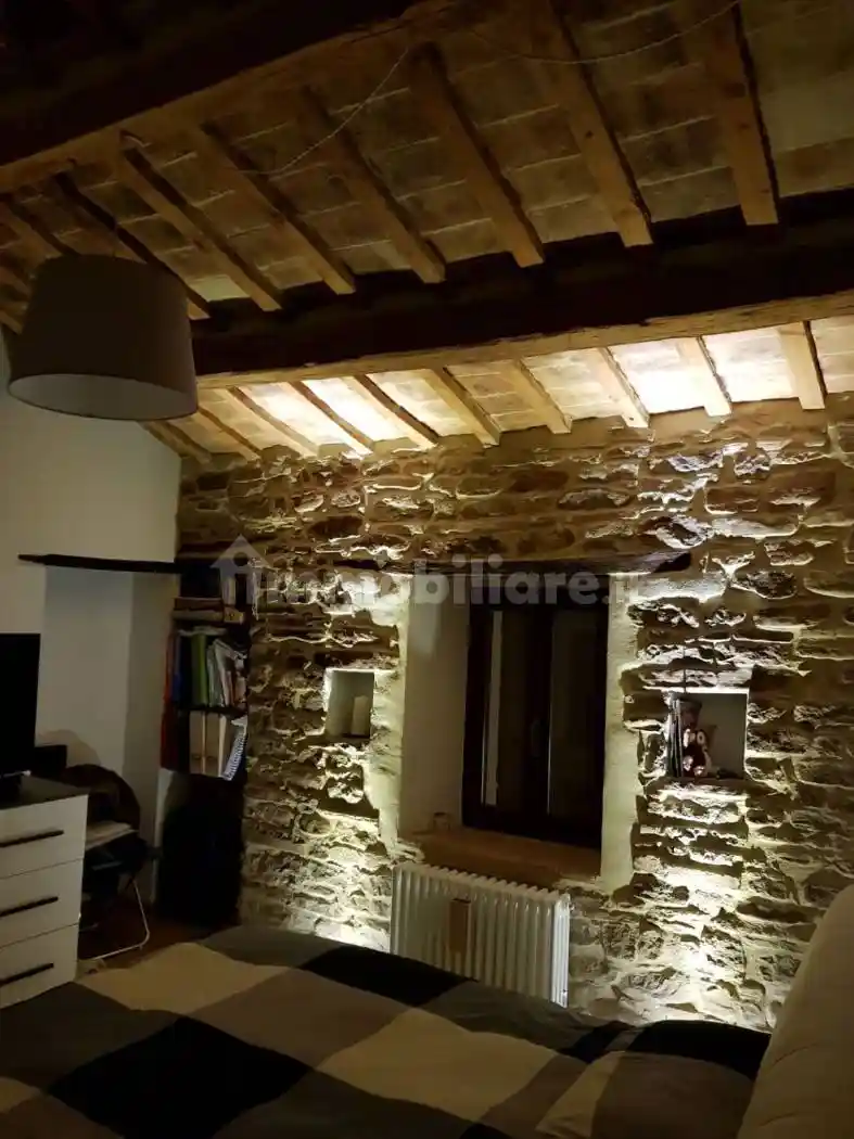 Appartamento in affitto a Rosora