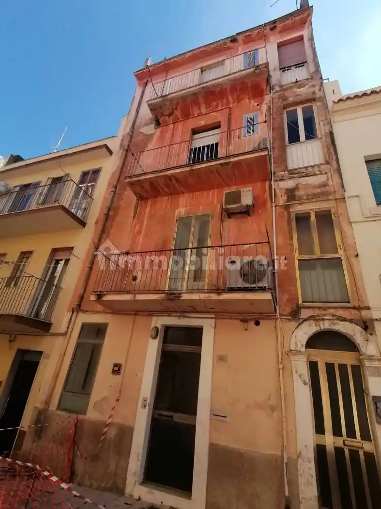 Palazzo - Edificio in vendita a Ragusa