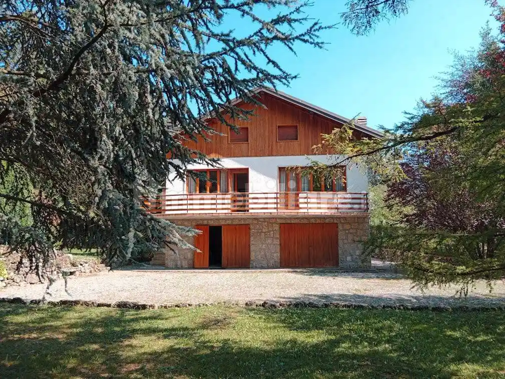 Villa in vendita a Castione della Presolana