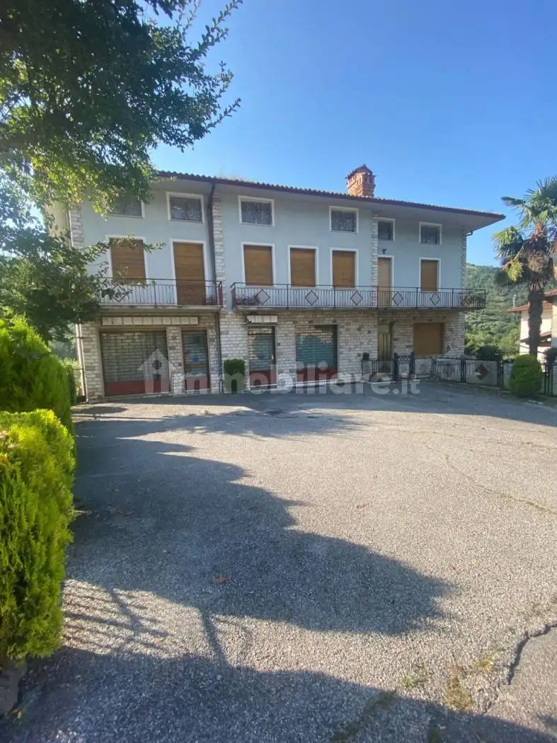 Casa indipendente in vendita a Vallio Terme