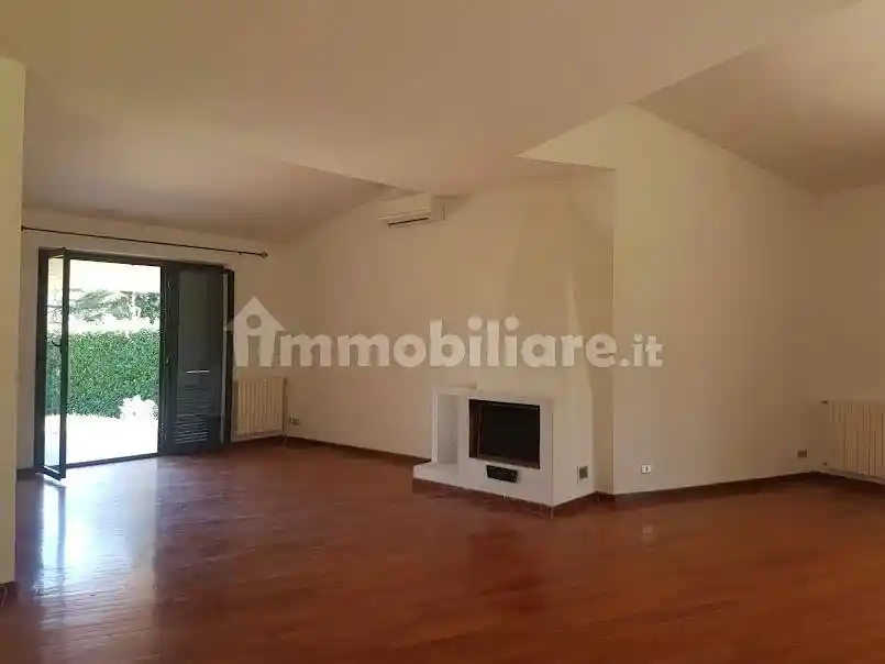 Villa bifamiliare largo dell'Olgiata 15, Olgiata, Roma - foto 4