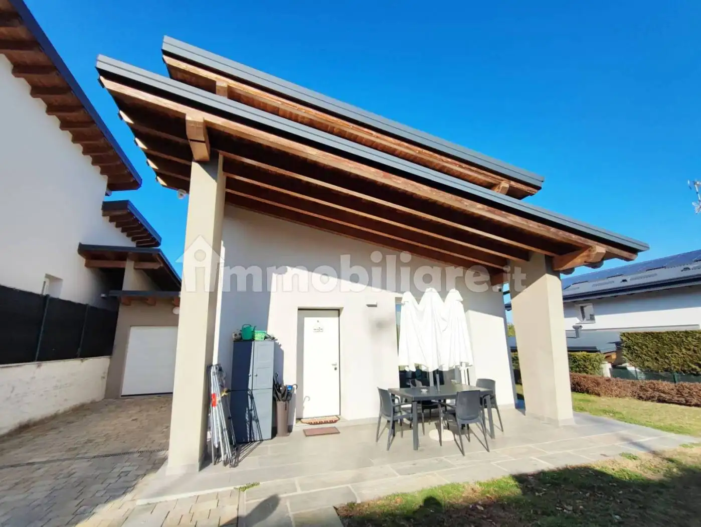 Villa in vendita a Paruzzaro