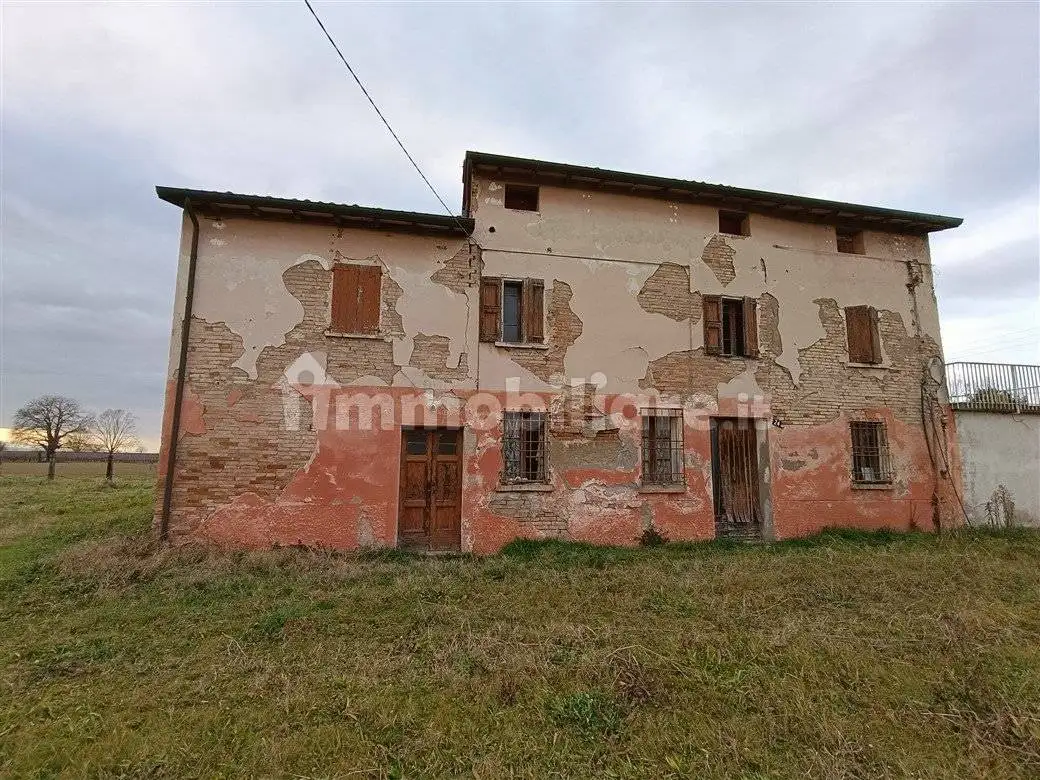 Villa in vendita a Bagnara di Romagna
