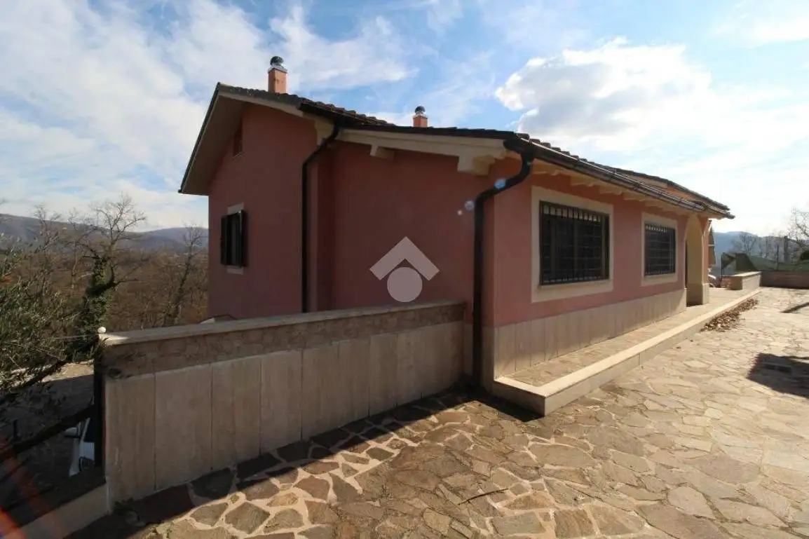 Villa in vendita a Torricella in Sabina