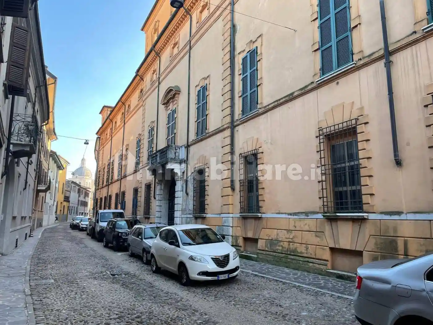 Palazzo - Edificio in vendita a Mantova