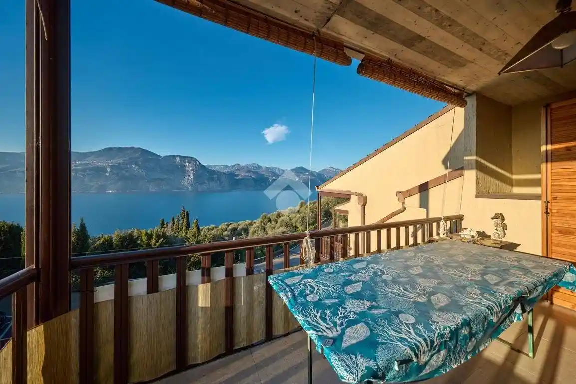 Appartamento in vendita a Brenzone sul Garda
