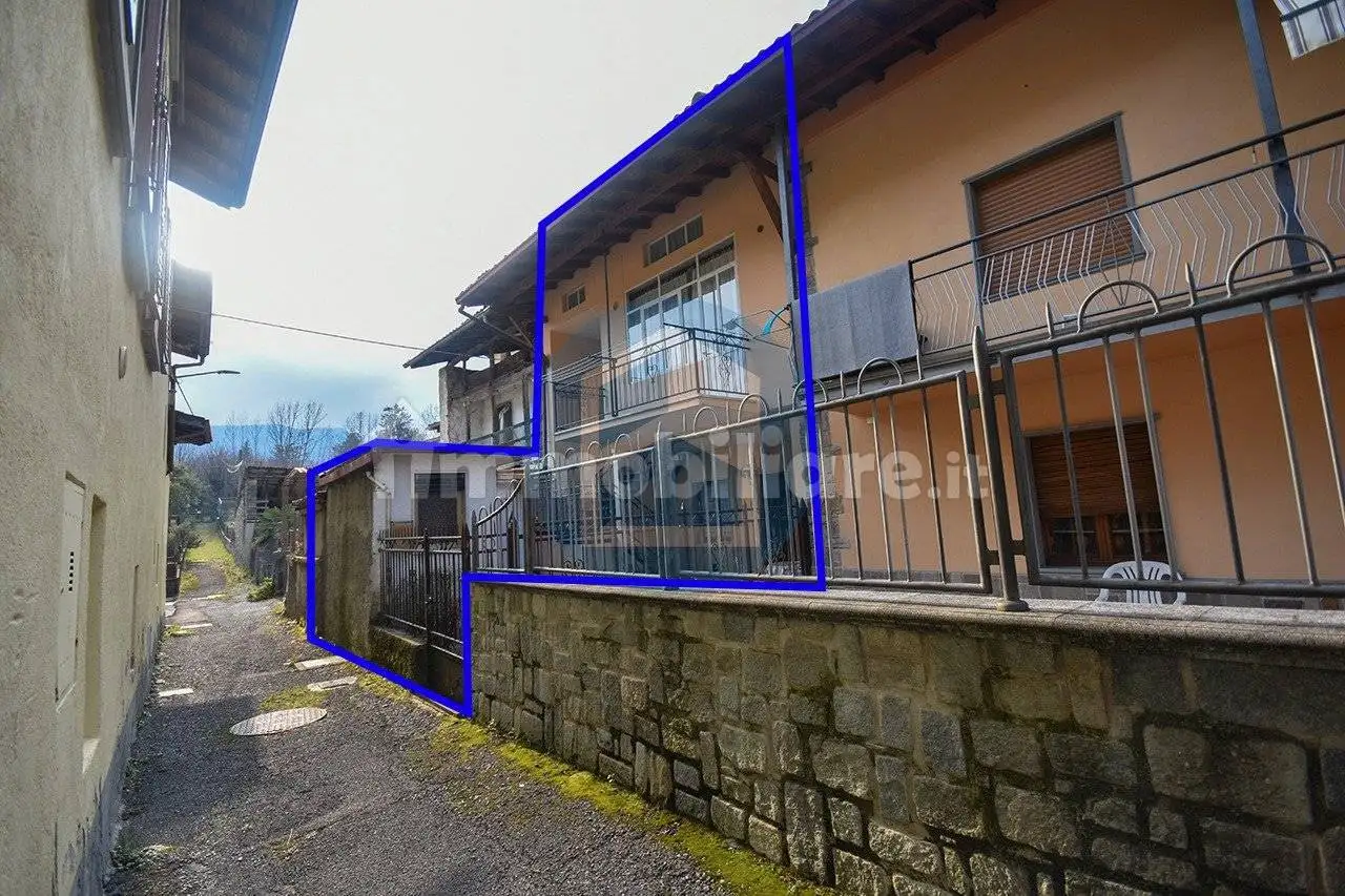 Casa indipendente in vendita a Solto Collina