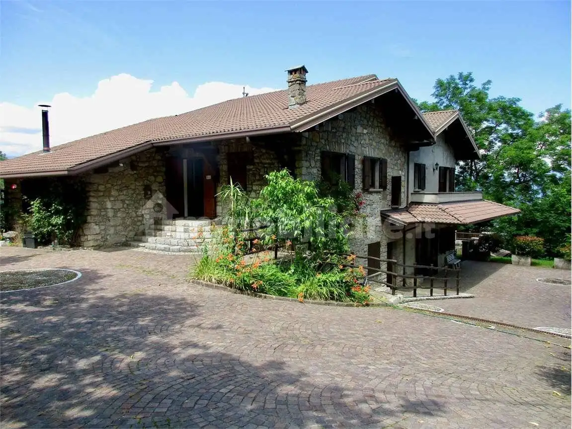 Casa indipendente in vendita a Bedulita