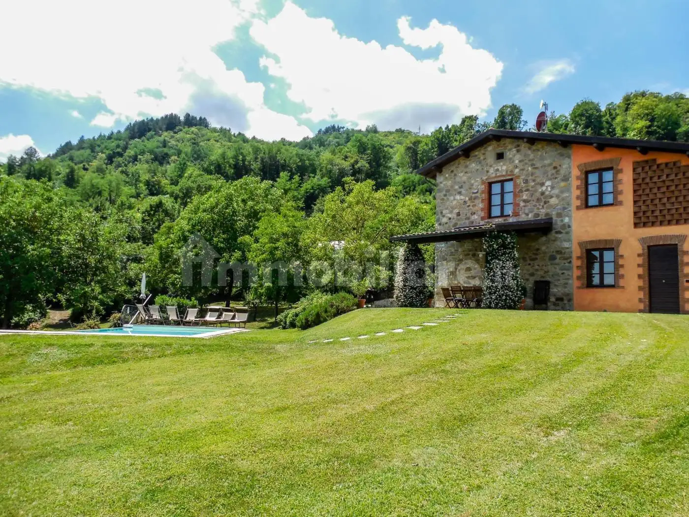 Villa in vendita a Camporgiano