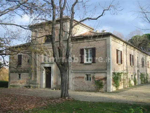 Villa in vendita a Imola